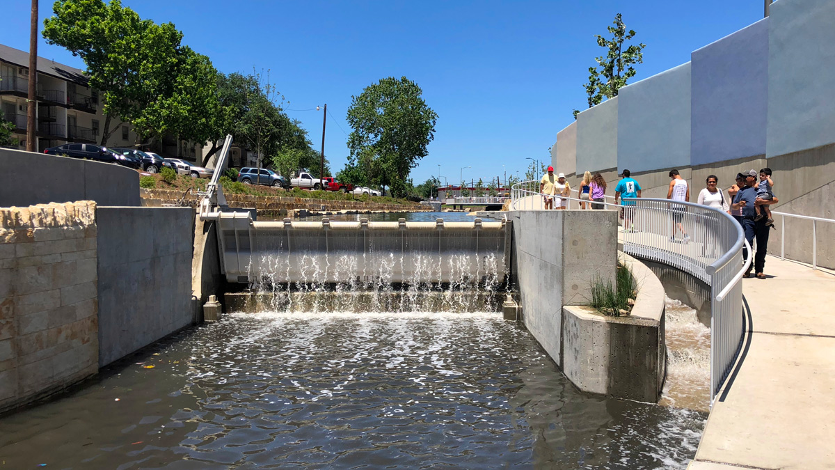 Crest Gates Spillway Gates Steel Fab Inc.