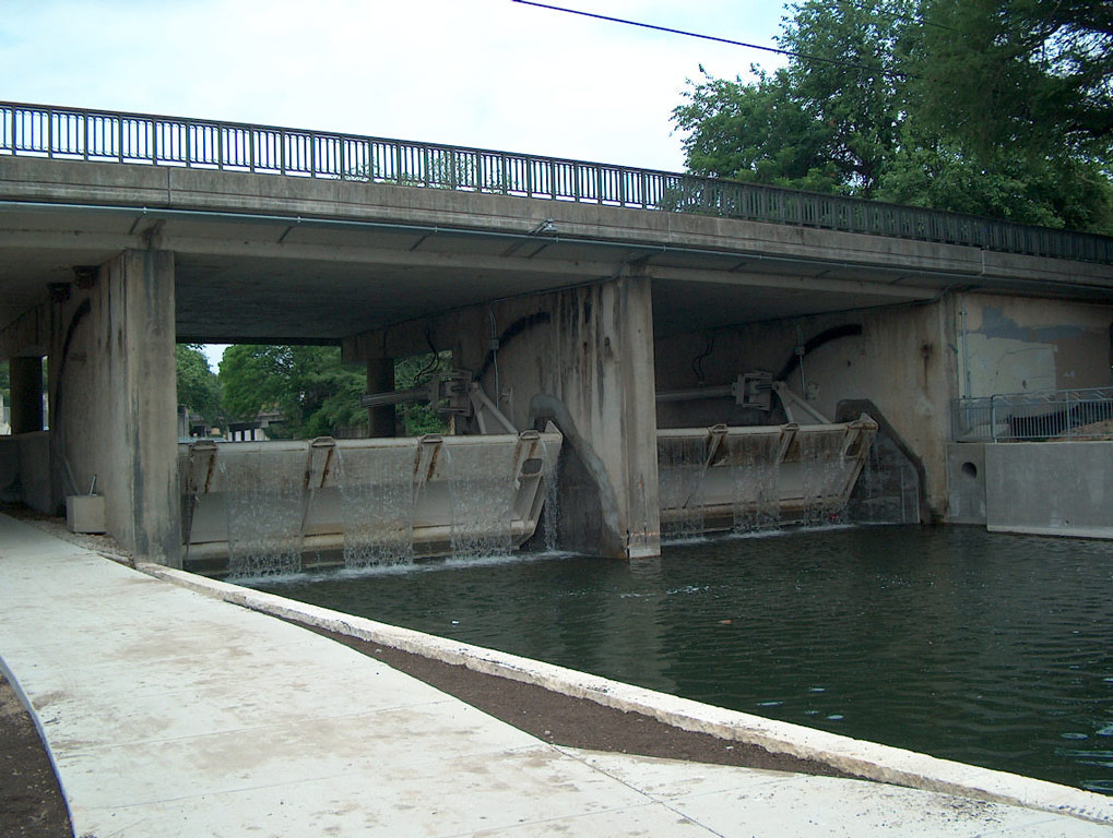 Crest Gates Spillway Gates Steel Fab Inc